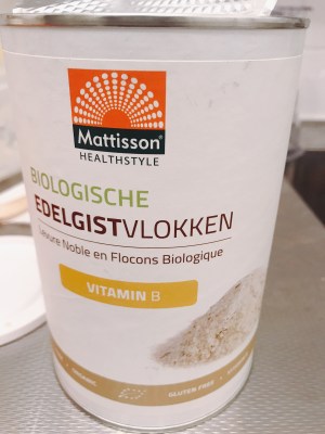 Nutritional yeast flakes