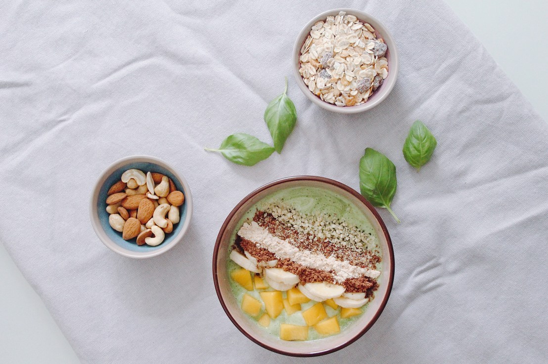 Raw vegan food challenge Day 3 (veggie fruit&nbsp;bowl)