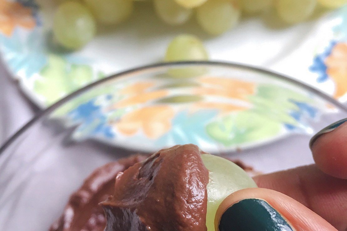 FRIYAY! Time for a homemade raw chocolate&nbsp;dip